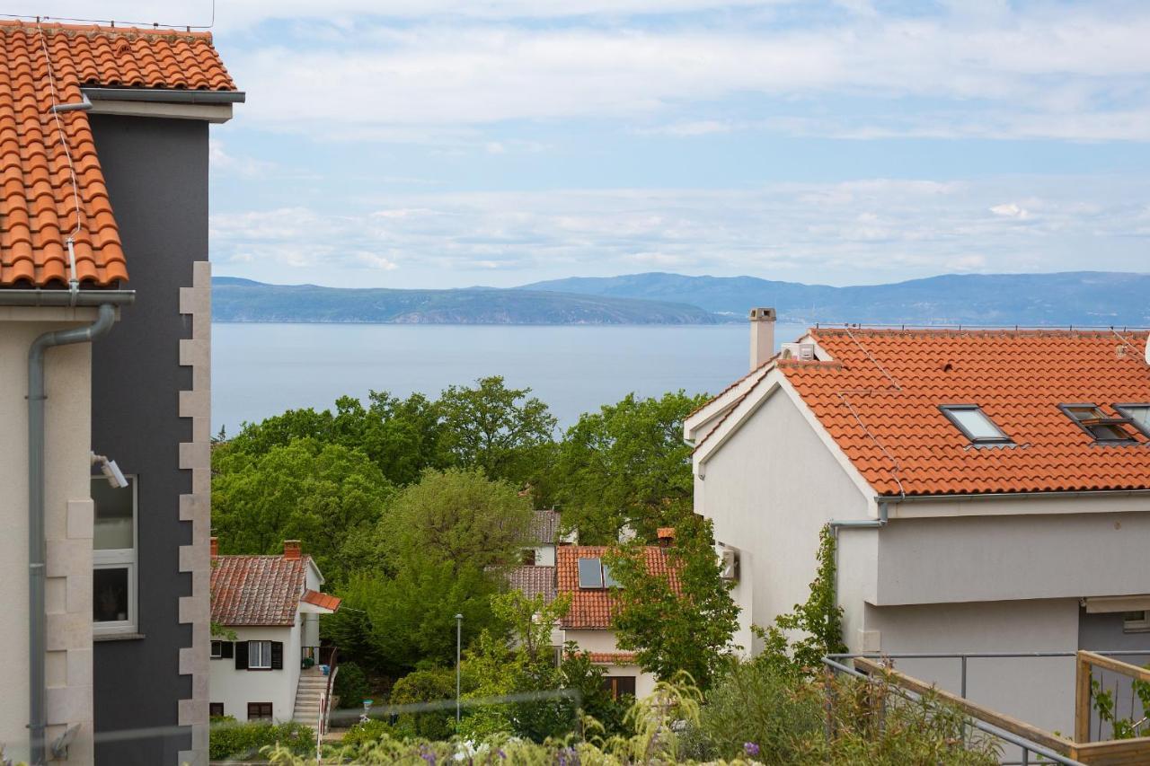 Villa Solis Lacus Modern Apartment - Private Heated Pool - Smart Tv Sky X - Free Parking Njivice Bagian luar foto