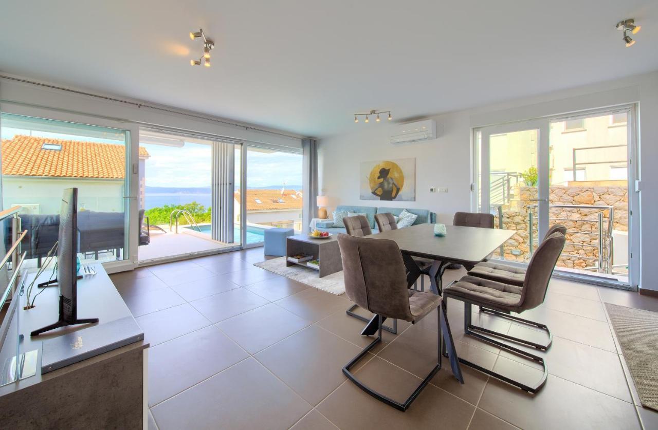 Villa Solis Lacus Modern Apartment - Private Heated Pool - Smart Tv Sky X - Free Parking Njivice Bagian luar foto
