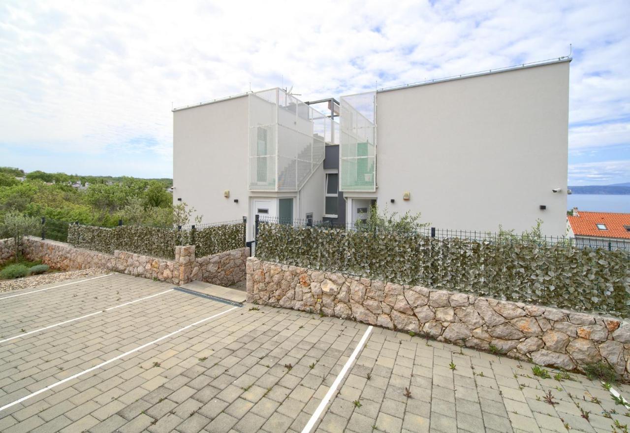 Villa Solis Lacus Modern Apartment - Private Heated Pool - Smart Tv Sky X - Free Parking Njivice Bagian luar foto