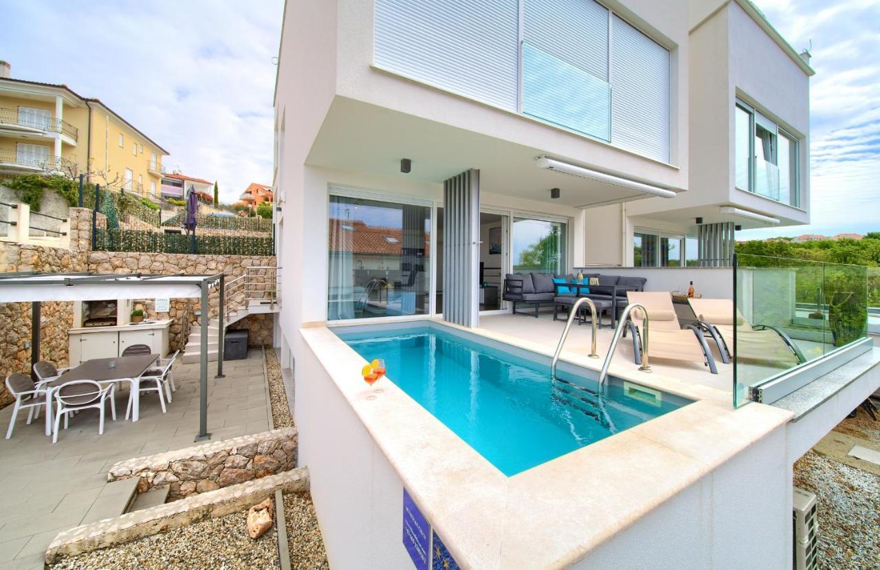 Villa Solis Lacus Modern Apartment - Private Heated Pool - Smart Tv Sky X - Free Parking Njivice Bagian luar foto