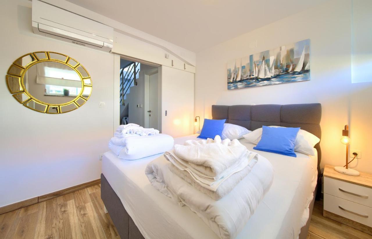 Villa Solis Lacus Modern Apartment - Private Heated Pool - Smart Tv Sky X - Free Parking Njivice Bagian luar foto