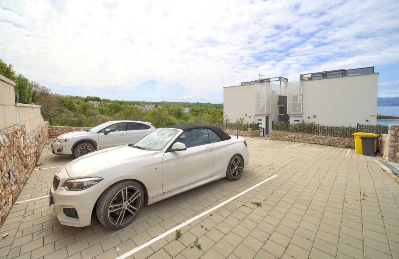 Villa Solis Lacus Modern Apartment - Private Heated Pool - Smart Tv Sky X - Free Parking Njivice Bagian luar foto